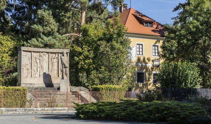 smetana-pamatnik---foto-narodni-muzeum.jpg